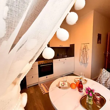 Zentrum Apartment *